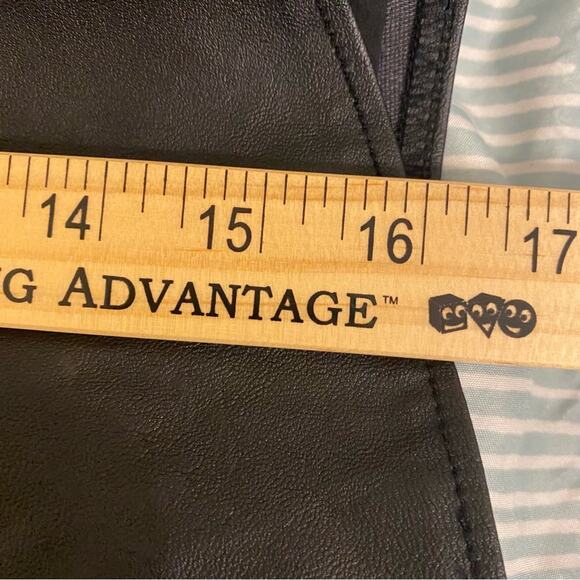 Abercrombie & Fitch Black Vegan Faux Leather Rouched Mini Skirt Size Small - Picture 10 of 10